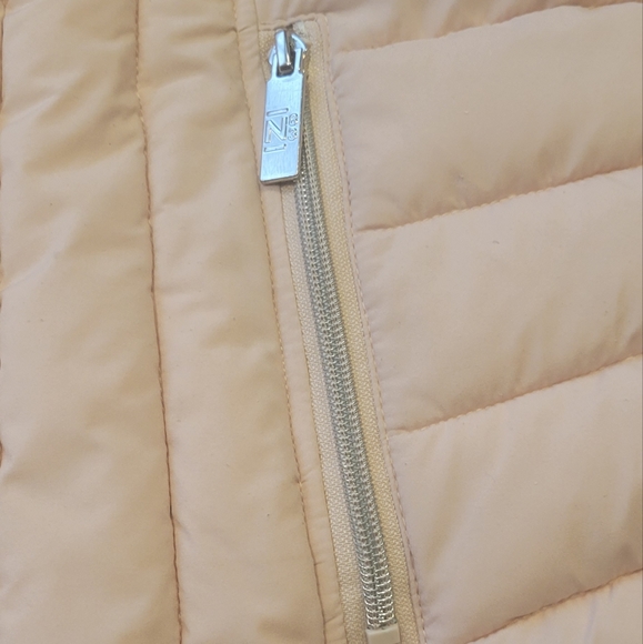 Price Drop...Women's Nautica Puffer Jacket - Picture 9 of 11